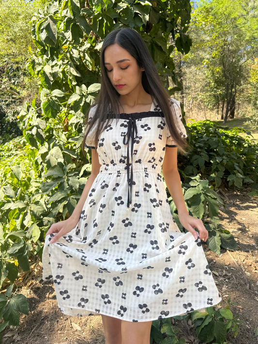 Vestido corto floral elegante Aria