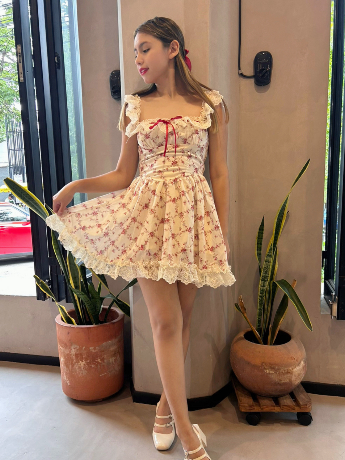 Mini vestido floral con moño rojo Molly