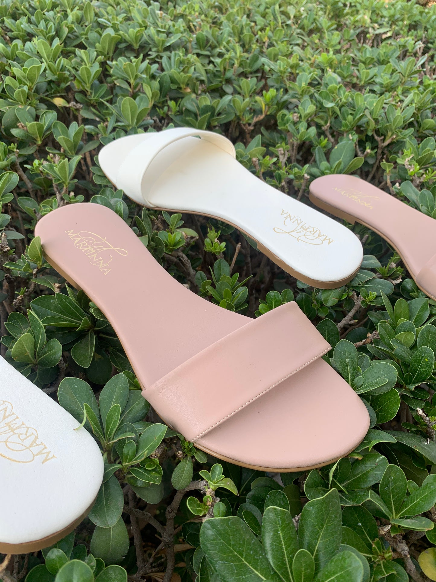 Sandalias minimalistas Tulum Cream y Blanco