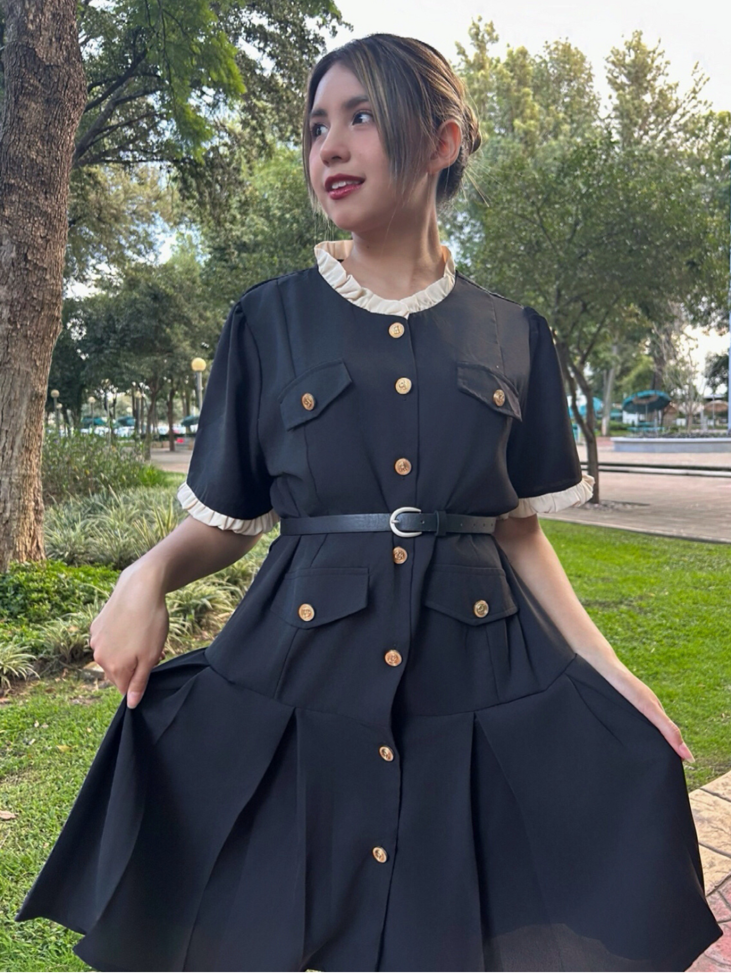 Vestido negro oversize con cinturón Nora